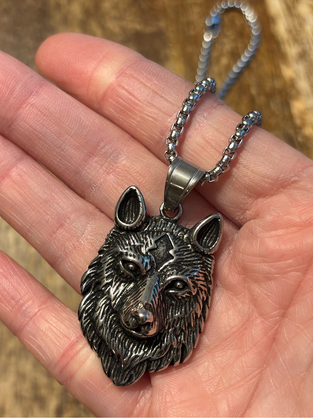 Red Dawn Wolf Head Pendant Necklace 24" Stainless Steel Silver Tone Gift Box